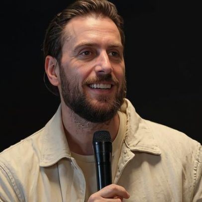 André Fernandes inaugura igreja em SP com conferência