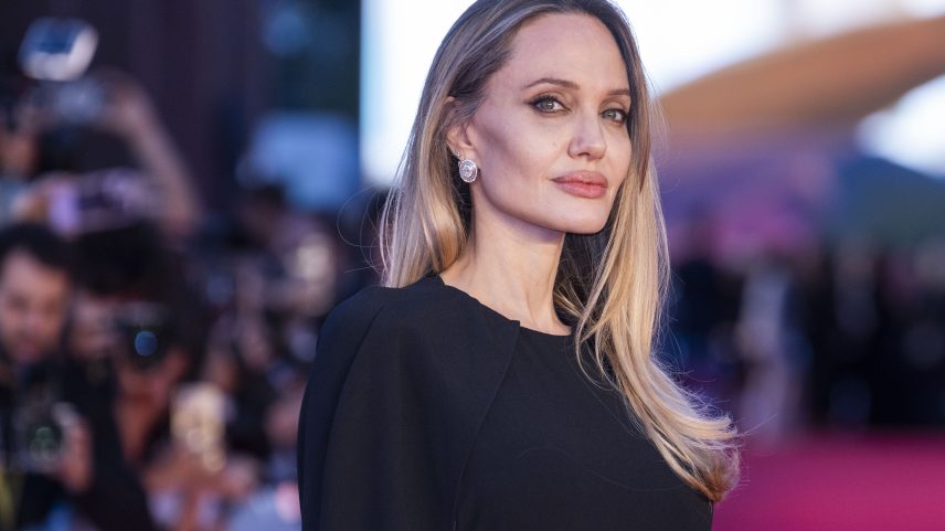 Angelina Jolie pretende deixar os EUA em julho, afirma não reconhecer seu país