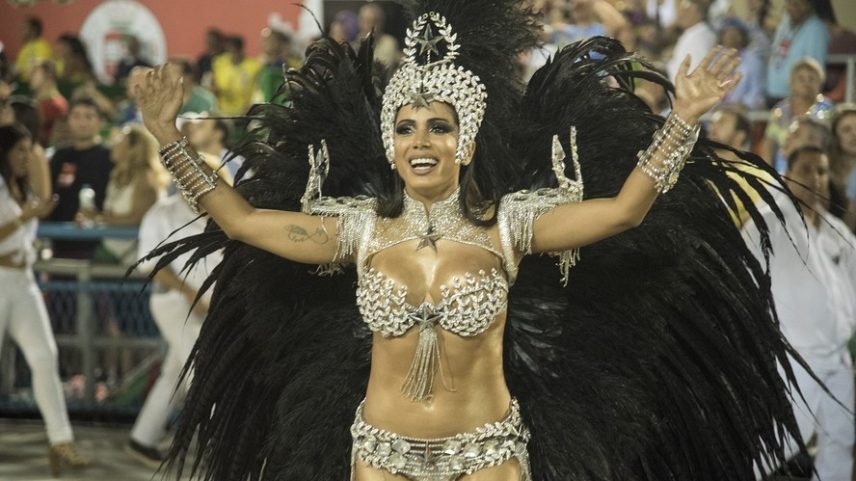 Anitta desfila pela Mocidade no Rio de Janeiro, em 2016 — Foto: Getty Images