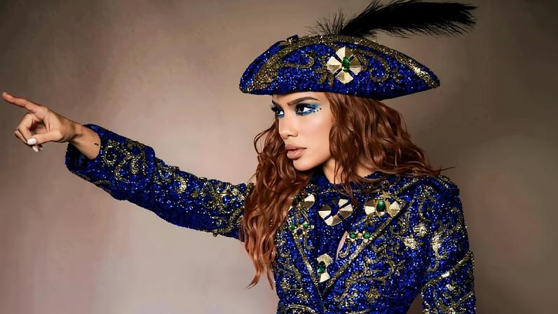 Anitta exibe fantasia do projeto Ensaios da Anitta em Ribeirão Preto