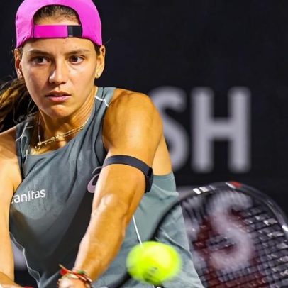 Arango elimina Potapova no México e vence a primeira na temporada