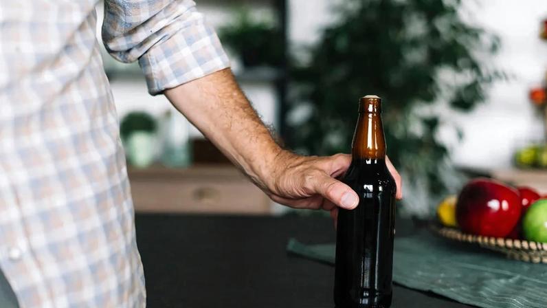 Beber álcool socialmente aumenta chances de câncer
