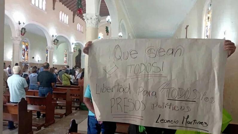 Famílias de presos políticos venezuelanos pedem libertação