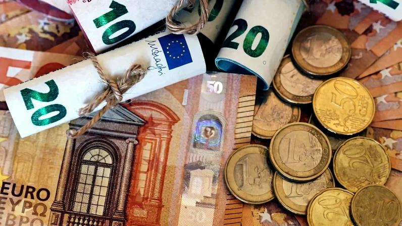 Relatório da Fitch Ratings sobre riscos ao crescimento e investimento na Europa.