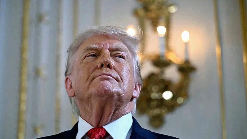 Vídeo de Trump com imagens desumanizadoras dos Obamas gera condenação entre conservadores.