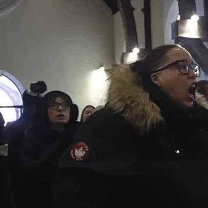 Aumento de ataques leva igrejas dos EUA a reforçarem proteção