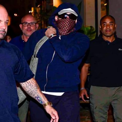 Bad Bunny reata romance com ex-namorada após halftime do Super Bowl 2026