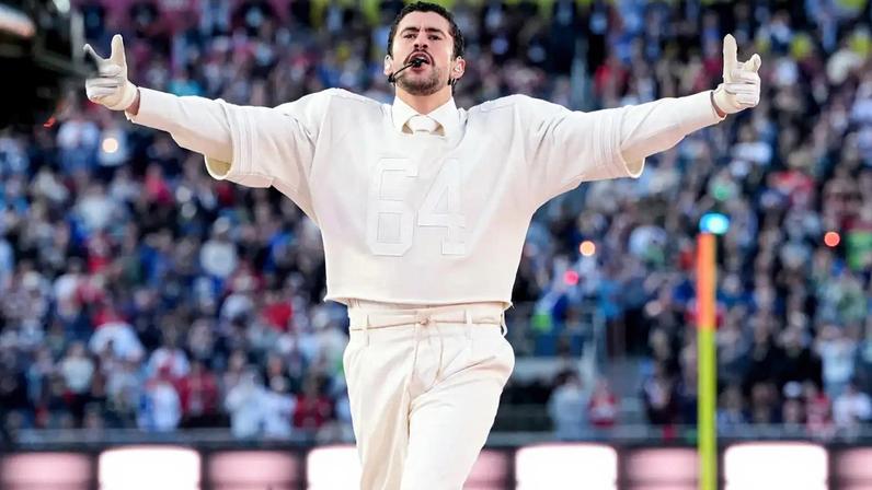 Performance do show do Super Bowl de Bad Bunny atrai 128 milhões de telespectadores