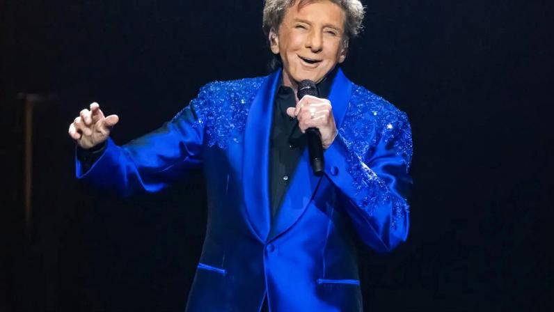 Barry Manilow adia residência em Las Vegas após cirurgia de câncer