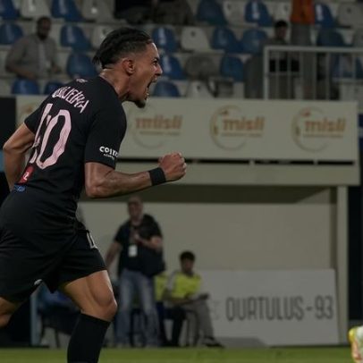 Ex-Fluminense Nogueira briga pelo título no Azerbaijão