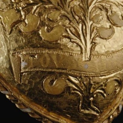 Museu Britânico adquire pendente de ouro de £3,5 milhões ligado a Henrique VIII