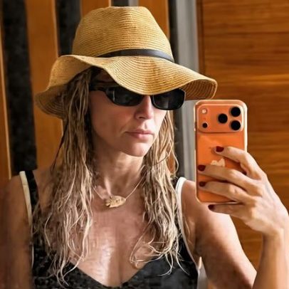 Juliana Didone reúne fotos de verão e recebe elogios pela beleza
