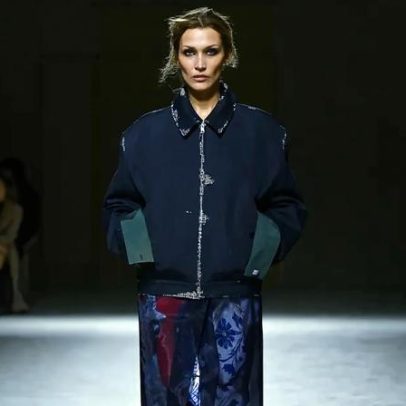 Bella Hadid volta às passarelas da Prada com quatro looks