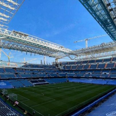 Torcida do Real prepara mosaico contra racismo no jogo com o Benfica