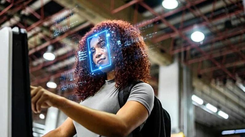 Biometria ganha relevância para distinguir humanos de IA; Brasil lidera o tema