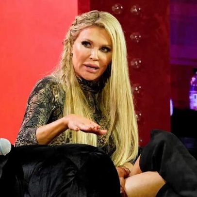 Brandi Glanville revela custo alto para investigar mistério de parasita facial