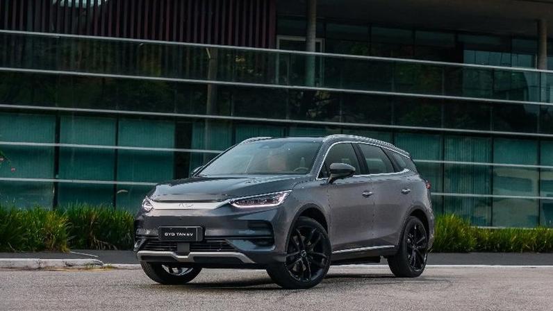 Um dos modelos oferecidos pela empresa chinesa à Câmara foi um BYD Tan 2025