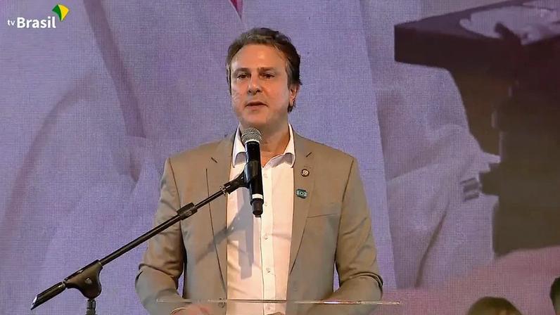 O ministro da Educação, Camilo Santana, em evento nesta terça-feira (4), em Foz do Iguaçu (PR). — Foto: Reprodução/TV Globo