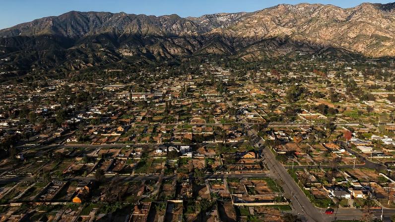 Quatro artistas de Los Angeles: como estão um ano após os incêndios