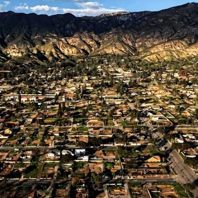 Incêndios florestais de 2025 em Los Angeles afetam áreas urbanas