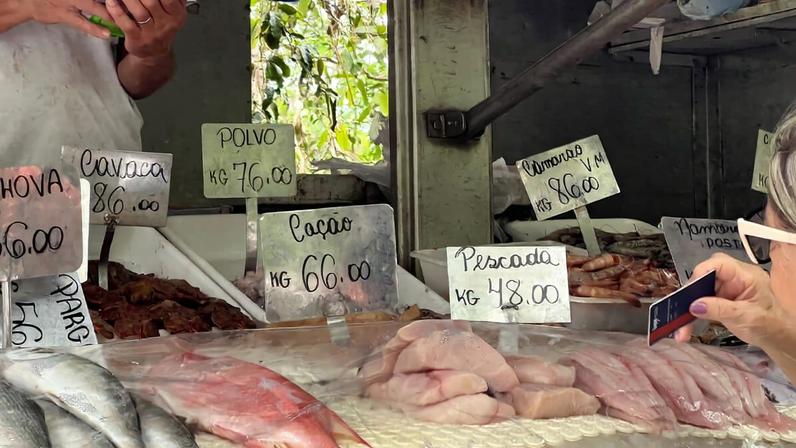 Fresh shark meat is sold as cação at street markets in Rio de Janeiro. Image by Karla Mendes/Mongabay.