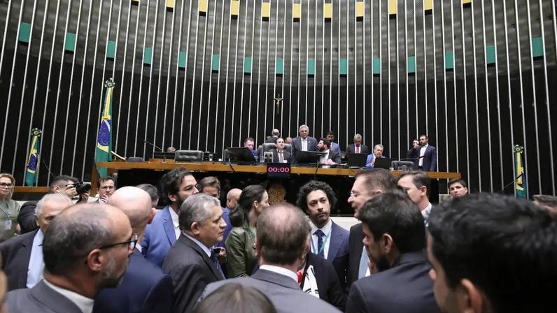 Em 2025, 202 dos 513 deputados federais recorreram ao benefício, contra 153 no ano anterior. (Foto: Kayo Magalhães/Câmara dos Deputados)