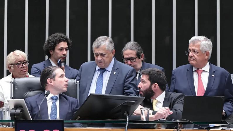 Câmara aprova versão de Derrite para PL antifacção após acordo com governo