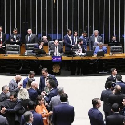 Congresso aprova reajuste e gratificação de até 100% para servidores da Câmara