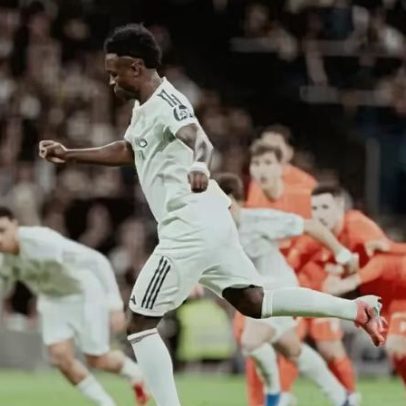 Vini Jr. homenageia Jorginho após pênalti com pulinho pelo Real Madrid