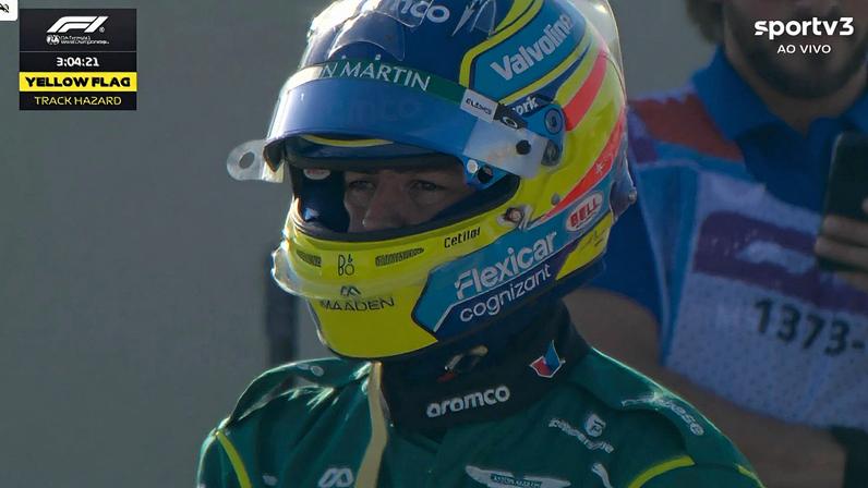 F1 2026: Alonso quebra durante teste e sai de cara fechada