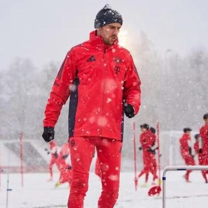 Bayern treina em forte nevasca durante Olimpíadas de Inverno