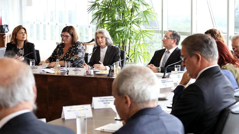 Cármen Lúcia define conduta para presidentes de TREs nas eleições 2026