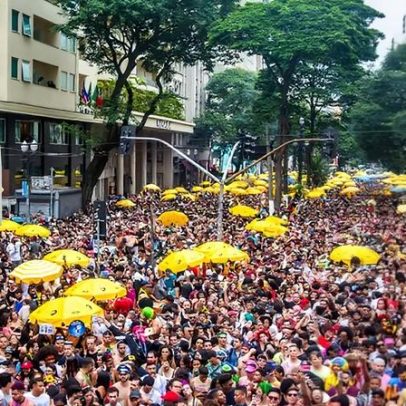 MPSP investiga superlotação em blocos de rua