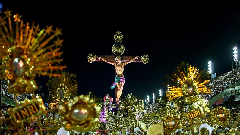 Leis buscam proibir uso ofensivo de símbolos religiosos no Carnaval