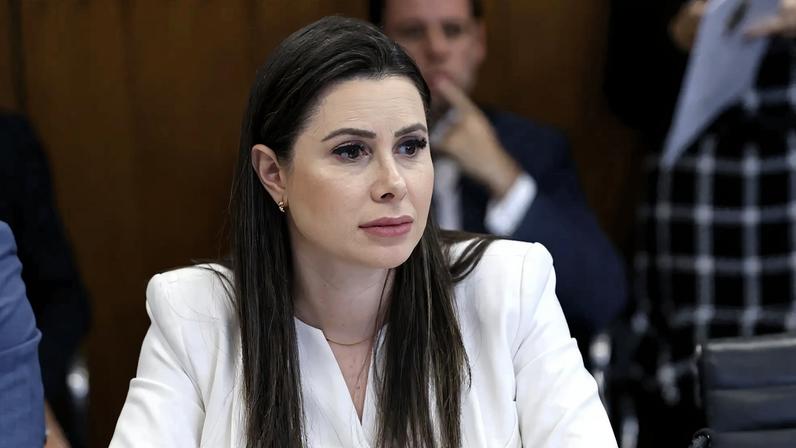 Bolsonaro diz que Carlos e Carol de Toni disputarão Senado em SC; PP reage