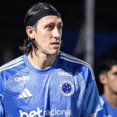 Cássio interrompe jogo do Cruzeiro para ir ao banheiro