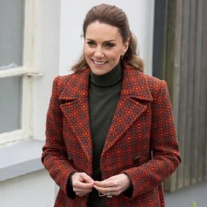 Kate Middleton encerra evento com casaco de significado oculto