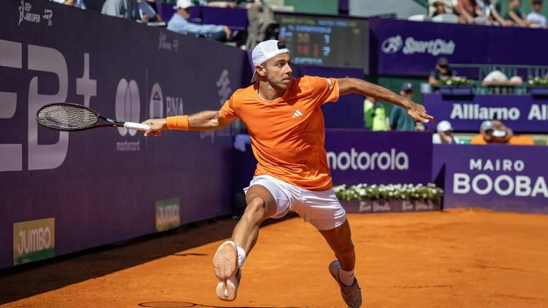 Cerúndolo e Etcheverry garantem vaga na semifinal da Argentina em Buenos Aires