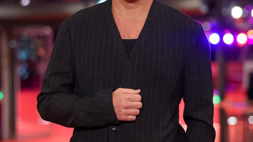 Channing Tatum revela novo visual na estreia de Josephine