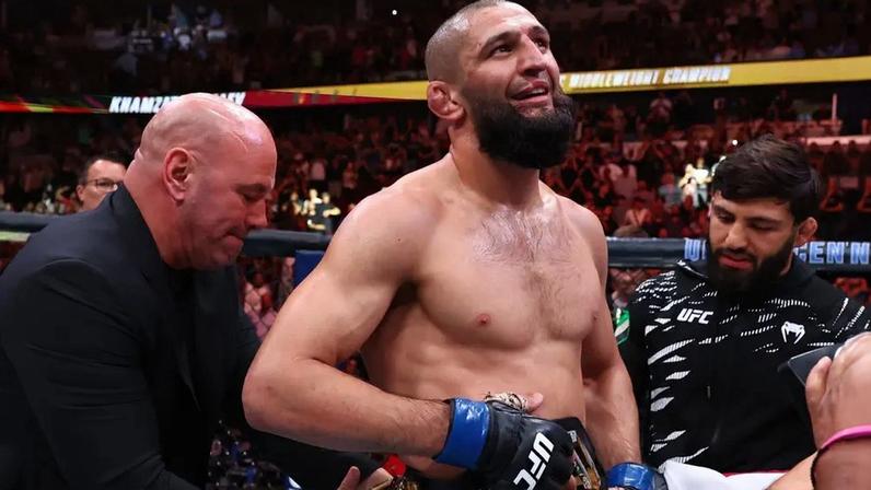 Chimaev é atual campeão peso médio do UFC (Foto: Divulgação/UFC)