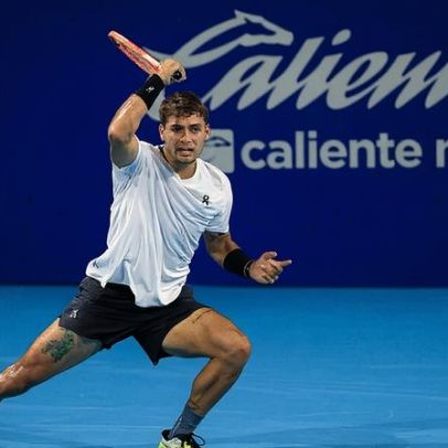 Cobolli e Kecmanovic avançam às semis; Atmane punido no match-point