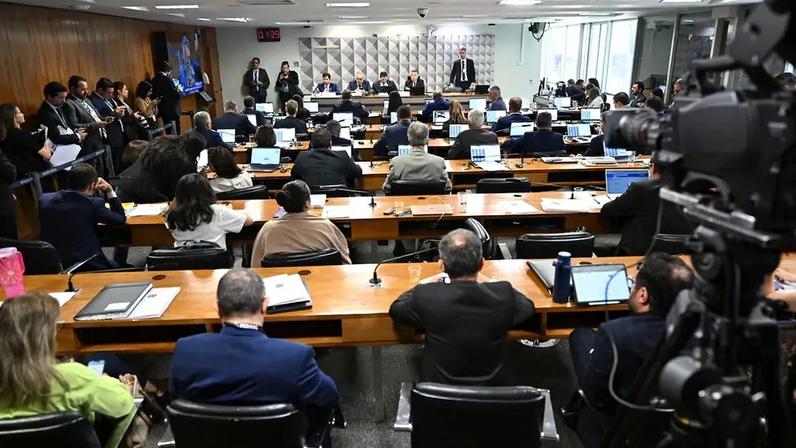 Sessão da CPMI do INSS no final do ano passado. (Foto: Edilson Rodrigues/Agência Senado)