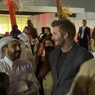 Beckham participa de visitas a obras de arte em Doha