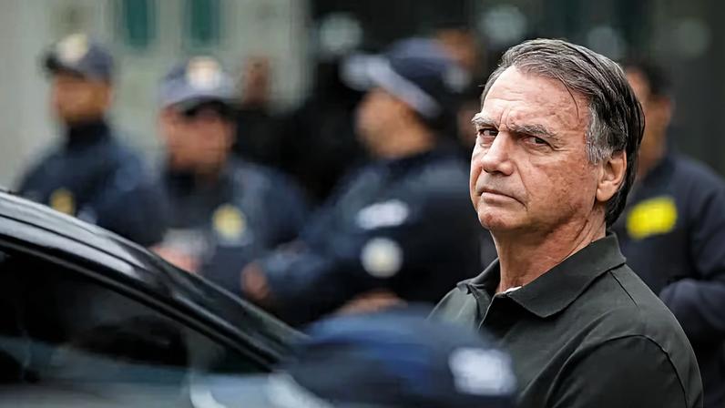 MP Militar solicita ao STM expulsão de Bolsonaro e de militares nesta semana