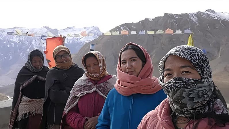 Mulheres protegem leopardos-das-neves na Índia