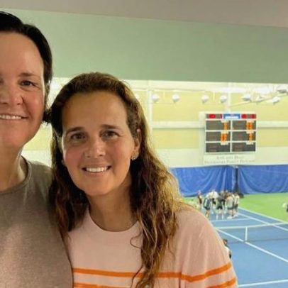 Ex-parceiras Davenport e Fernandez veem filhos formarem dupla na NCAA