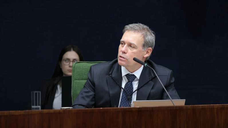 Defesa afirma que Lulinha está tranquilo após sigilos do STF e CPMI