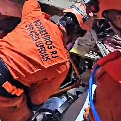 Mulher morre em desabamento no Rio de Janeiro