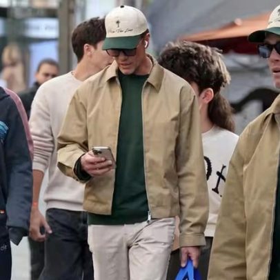 Tom Brady faz dia de compras na Itália com os filhos Benjamin e Vivian