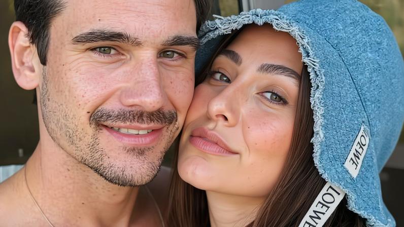 Nicolas Prattes e Sabrina Sato celebram 2 anos com rosas e carta